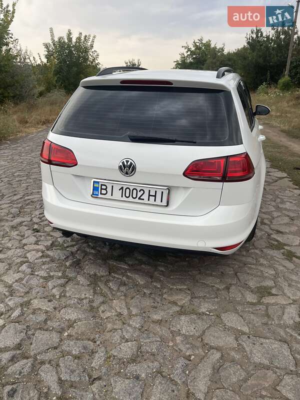 Універсал Volkswagen Golf 2015 в Полтаві