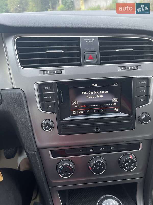 Універсал Volkswagen Golf 2015 в Полтаві