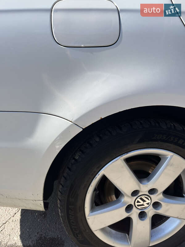 Універсал Volkswagen Golf 2011 в Чернігові