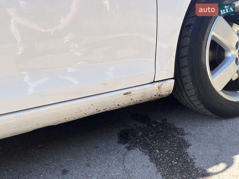 Універсал Volkswagen Golf 2011 в Чернігові