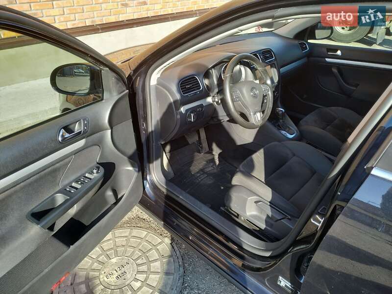 Універсал Volkswagen Golf 2010 в Чернігові