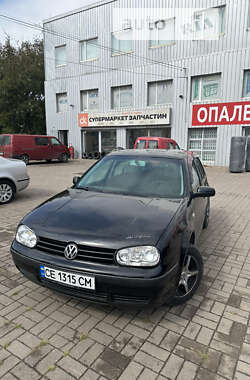 Хетчбек Volkswagen Golf 2002 в Чернівцях