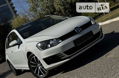 Хэтчбек Volkswagen Golf 2015 в Днепре