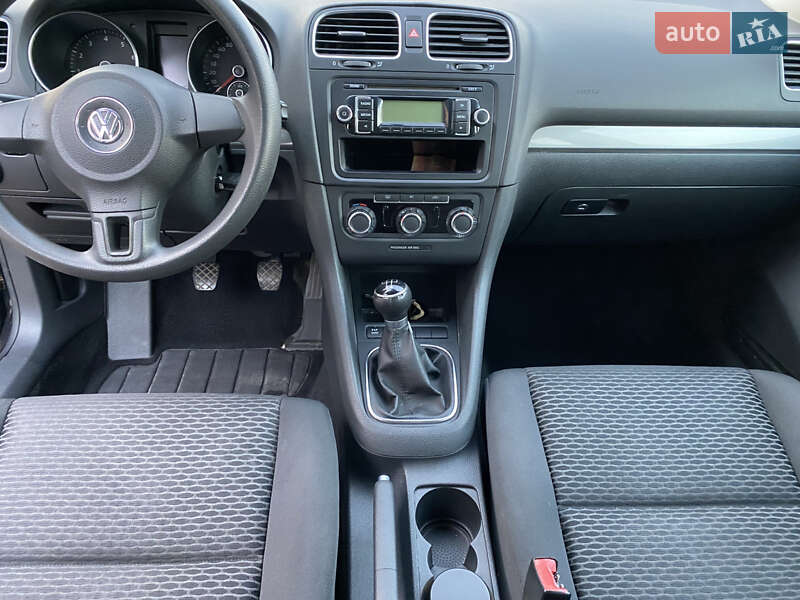Хэтчбек Volkswagen Golf 2009 в Ахтырке