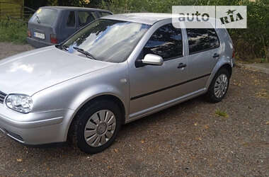 Хетчбек Volkswagen Golf 2002 в Оржиці