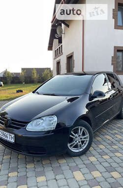 Хэтчбек Volkswagen Golf 2005 в Яворове