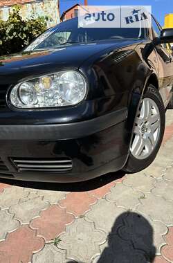 Хетчбек Volkswagen Golf 2001 в Тернополі