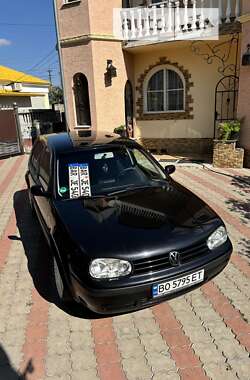 Хетчбек Volkswagen Golf 2001 в Тернополі