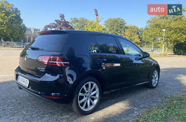 Хэтчбек Volkswagen Golf 2012 в 