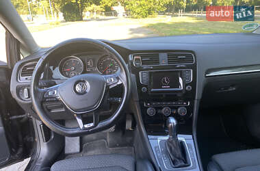 Хэтчбек Volkswagen Golf 2012 в 