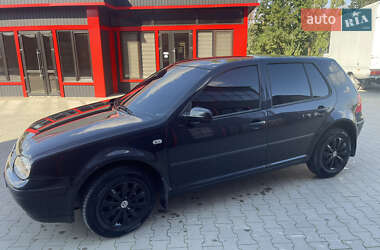 Хэтчбек Volkswagen Golf 2003 в 