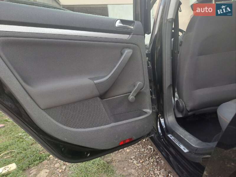 Хетчбек Volkswagen Golf 2006 в Тернополі