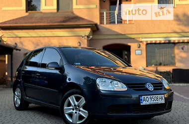 Хетчбек Volkswagen Golf 2004 в Мукачевому