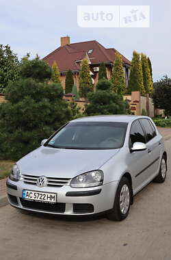 Хэтчбек Volkswagen Golf 2004 в Луцке