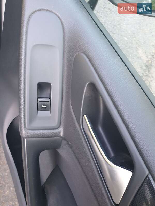 Хетчбек Volkswagen Golf 2012 в Миргороді