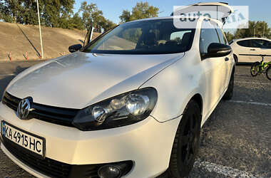 Хэтчбек Volkswagen Golf 2009 в Киеве