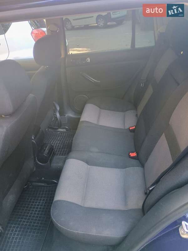 Універсал Volkswagen Golf 2001 в Тернополі