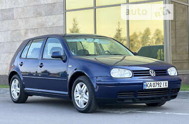 Хетчбек Volkswagen Golf 2002 в Києві