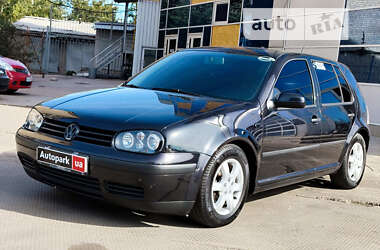 Хэтчбек Volkswagen Golf 2001 в Харькове