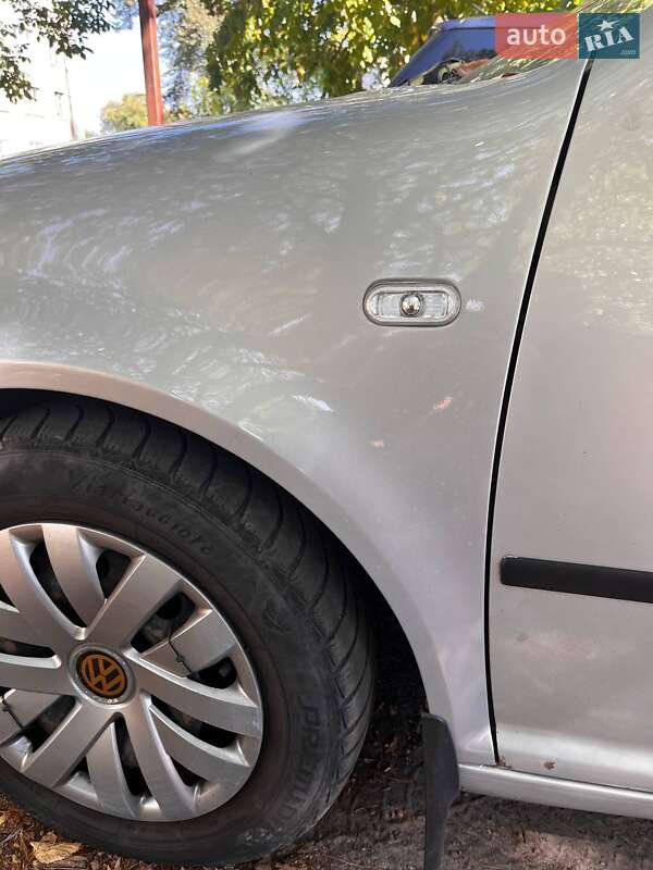 Хэтчбек Volkswagen Golf 2000 в Житомире