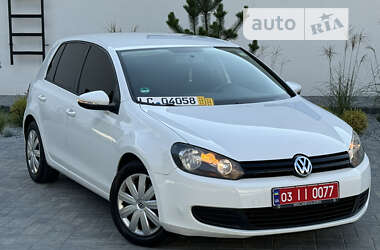 Хэтчбек Volkswagen Golf 2010 в Луцке