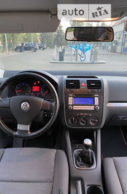 Хетчбек Volkswagen Golf 2006 в Кривому Розі