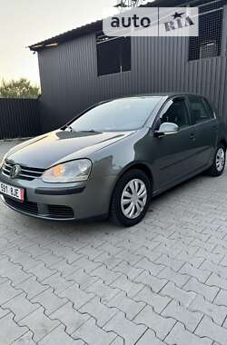 Хэтчбек Volkswagen Golf 2003 в Казатине