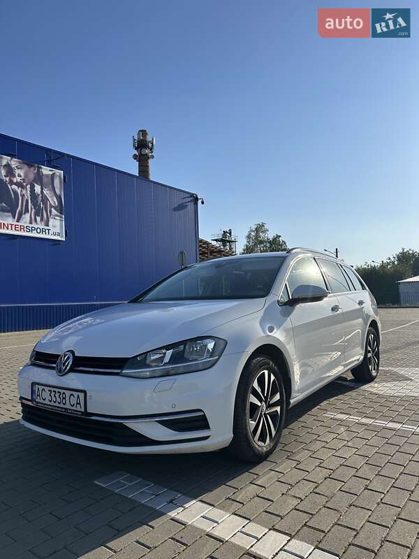 Универсал Volkswagen Golf 2020 в Луцке