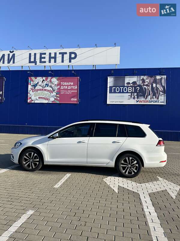 Универсал Volkswagen Golf 2020 в Луцке