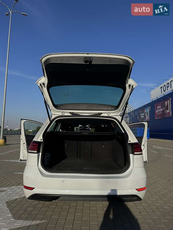 Универсал Volkswagen Golf 2020 в Луцке