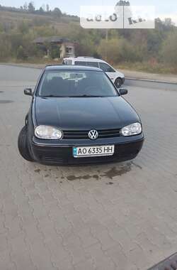 Хэтчбек Volkswagen Golf 1998 в Воловце