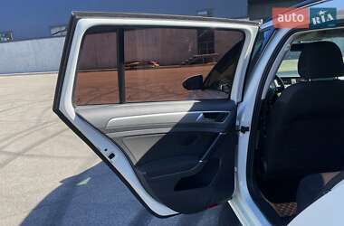 Универсал Volkswagen Golf 2015 в 