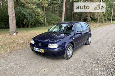 Хетчбек Volkswagen Golf 2003 в Луцьку