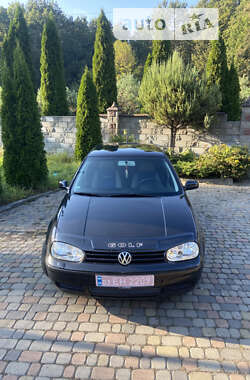 Хэтчбек Volkswagen Golf 2000 в Ровно