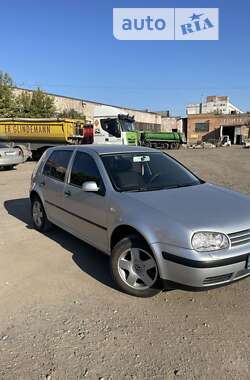 Хетчбек Volkswagen Golf 2002 в Полтаві