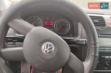 Хетчбек Volkswagen Golf 2005 в 