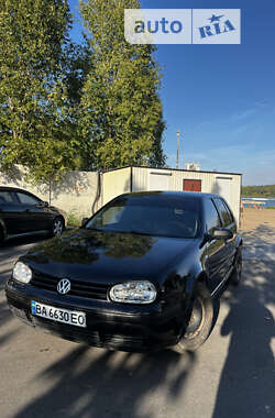 Хэтчбек Volkswagen Golf 2001 в Днепре