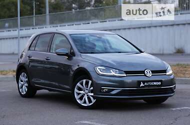 Хэтчбек Volkswagen Golf 2019 в Киеве