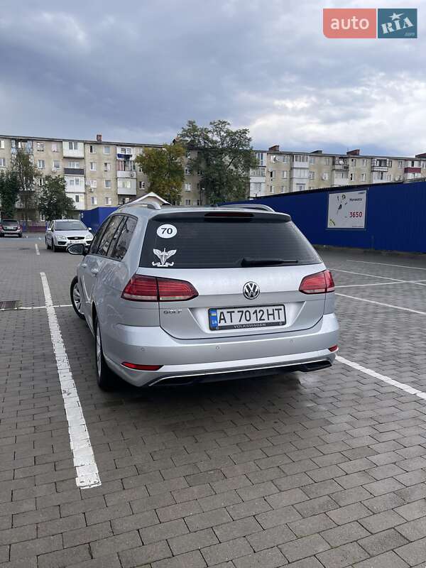 Универсал Volkswagen Golf 2019 в Калуше