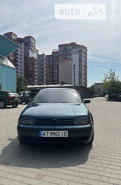 Хетчбек Volkswagen Golf 2003 в Івано-Франківську