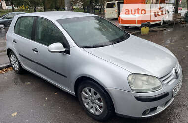 Хетчбек Volkswagen Golf 2006 в Рівному