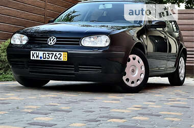 Хэтчбек Volkswagen Golf 2002 в Виннице