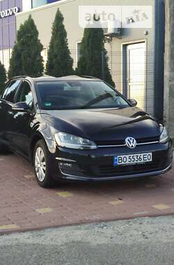 Хетчбек Volkswagen Golf 2015 в Києві