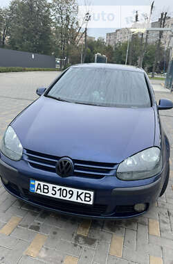 Хетчбек Volkswagen Golf 2005 в Вінниці