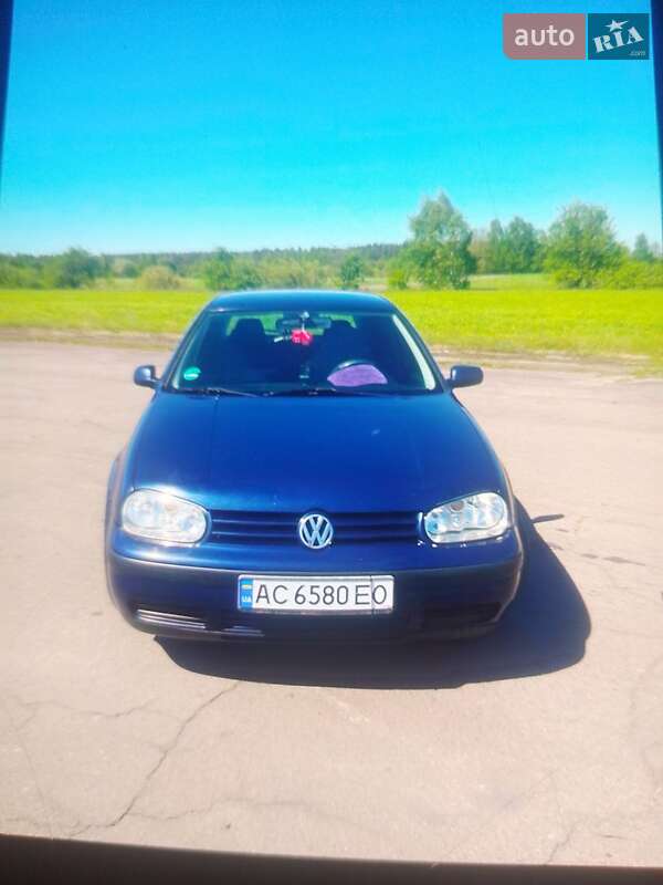 Хетчбек Volkswagen Golf 2001 в Любешові