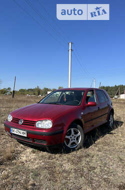 Хетчбек Volkswagen Golf 1999 в Зарічному