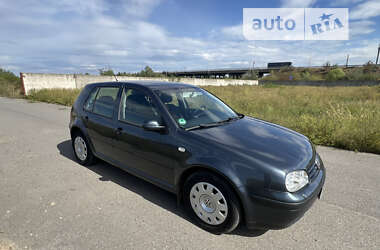 Хетчбек Volkswagen Golf 2003 в Чопі