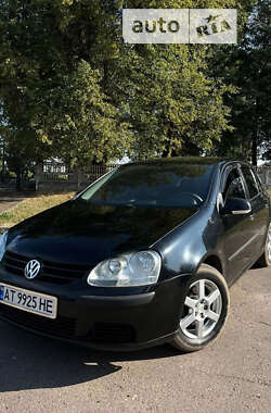 Хетчбек Volkswagen Golf 2005 в Кролевці