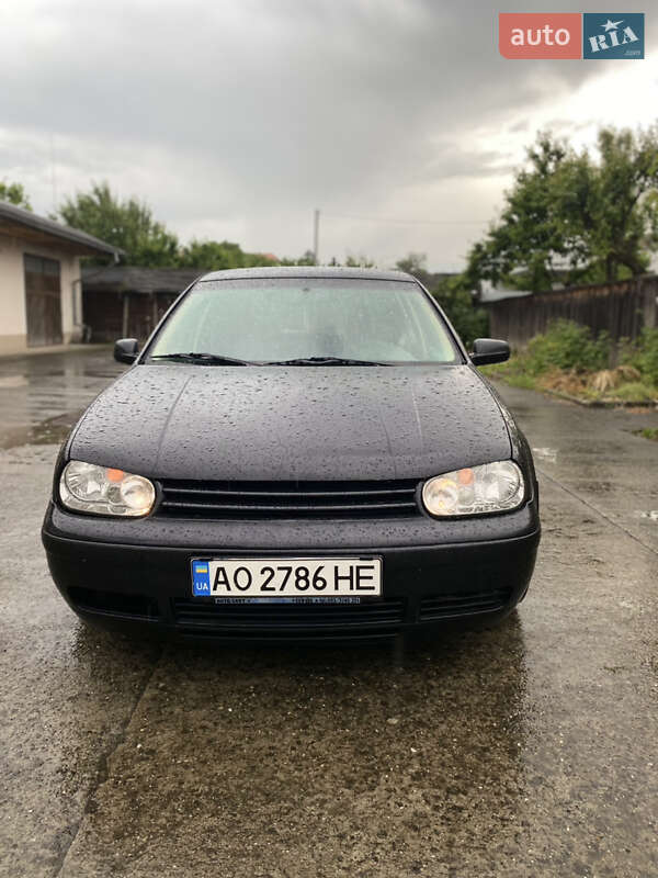 Хетчбек Volkswagen Golf 1998 в Мукачевому