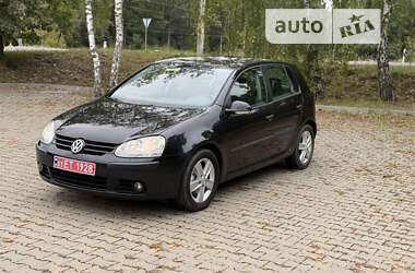 Хетчбек Volkswagen Golf 2005 в Луцьку